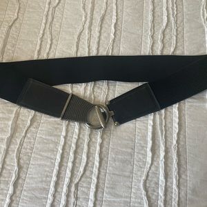 EUC Black and chrome stretch belt. Size 18/20.